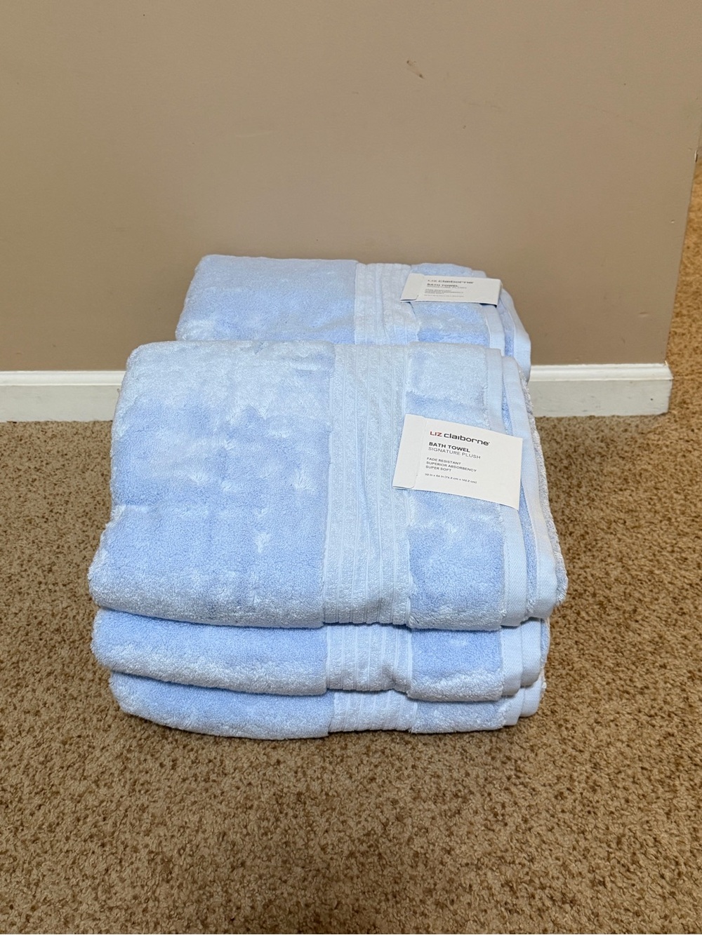 Liz Claiborne Sky Blue Bath Towel Bundle